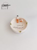 زیر سیگاری سرامیکی ساده کمی تنهایی