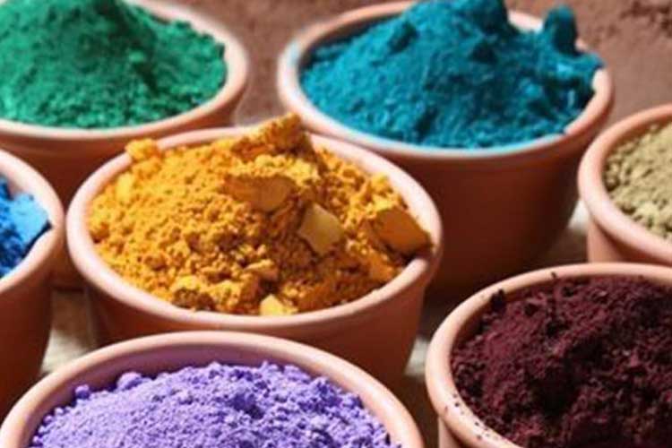 رنگ‌های طبیعی و معدنی ستون اصلی نگارگری سنتی ایرانی هستند